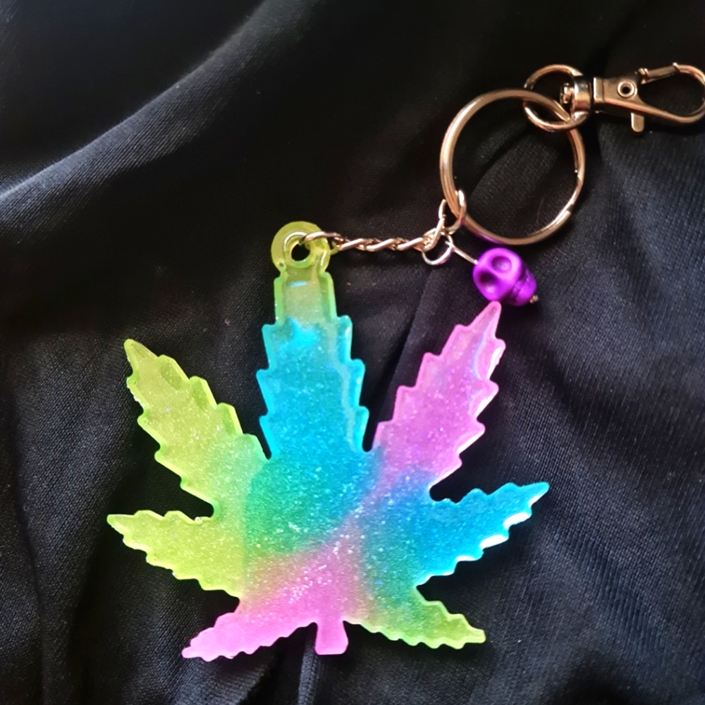 Keychain 420 friendly tyedye glow